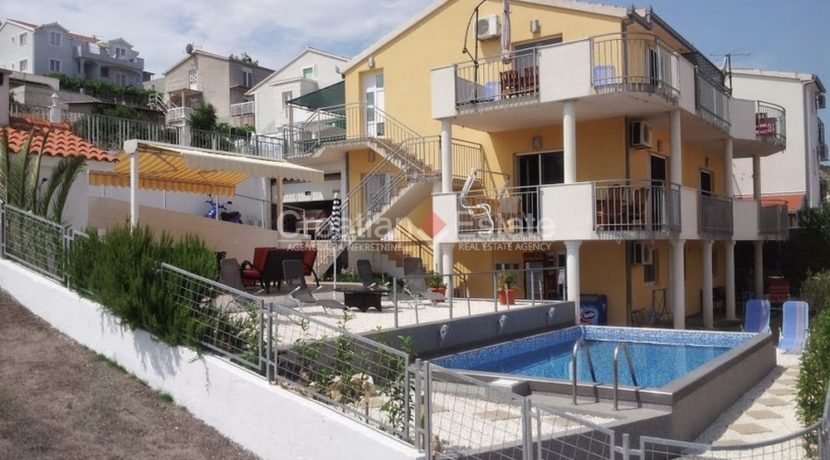 Island Ciovo house for sale