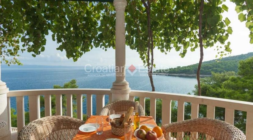 insel island brac villa stone first row (4)