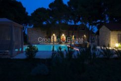 villa with big plot tennis pool privacy brac croatia (7)