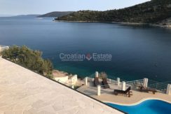 trogir marina seafront villa house for sale pool view (15)