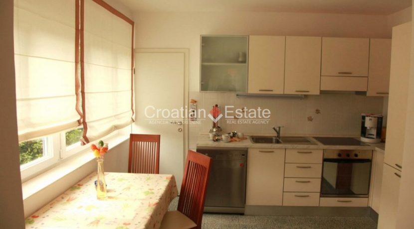 kuca-vila-split-velikim-vrtom-blizu-mora-marjana-10 (Kopiraj)