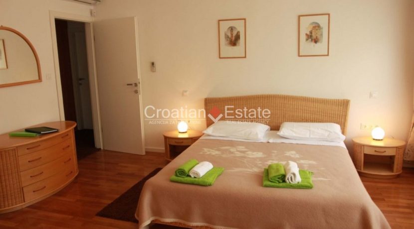 kuca-vila-split-velikim-vrtom-blizu-mora-marjana-11 (Kopiraj)