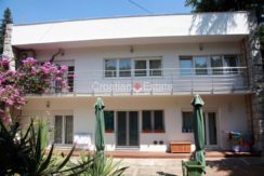 kuca-vila-split-velikim-vrtom-blizu-mora-marjana-8 (Kopiraj)